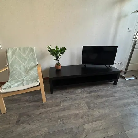 Mini Mosaique Parking Un Sejour A Part Apartment Longeville-les-Metz Exterior photo